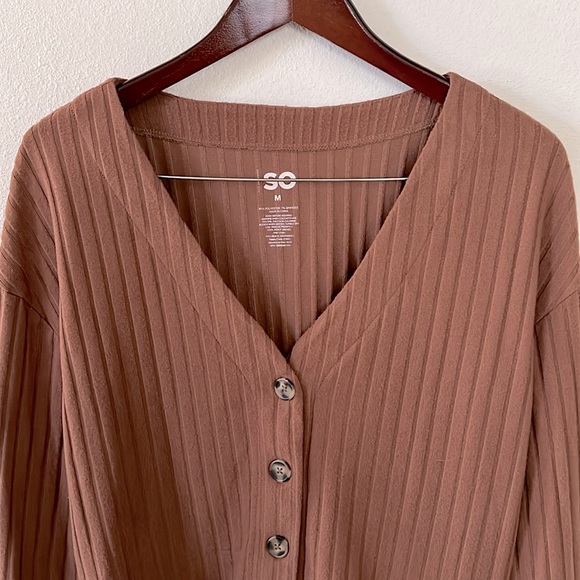 SO Brown Sweater Long Sleeve Size Medium - Picture 3 of 8